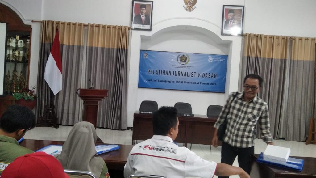 Pelatihan Jurnalistik Dasar oleh PWI (Persatuan Wartawan Indonesia) 
