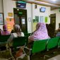 Pengunjung PA Lumajang ketika mengantri panggilan sidang.
