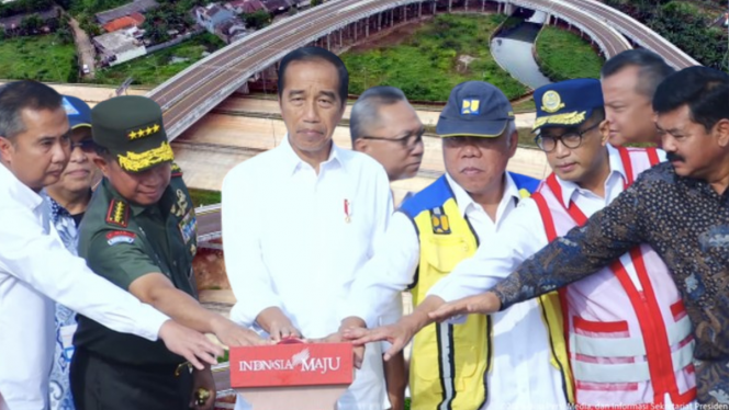 
 Presiden Jokowi secara resmi meresmikan Jalan Tol Pamulang-Cinere-Raya Bogor di Gerbang Tol (GT) Limo Utama, Kota Depok, Jawa Barat.
