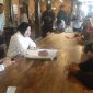 Menteri Sosial Tri Rismaharini rapat antisipasi bencana dengan Dinas Sosial Lumajang, Senin (22/4/2024)