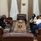 Bunda Indah dan Mas Yudha tampak telah pulang ke Lumajang malam ini lantaran ingin melaksanakan sahur di Lumajang