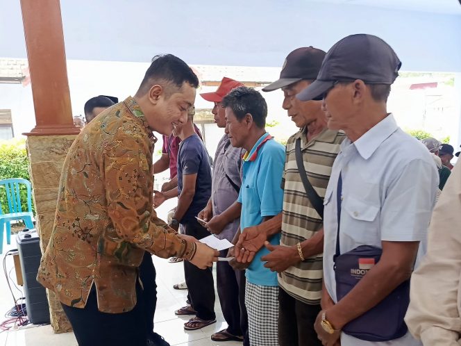 
 Pemkab Lumajang Salurkan Santunan Ramadan bagi Ratusan Pengayuh Becak