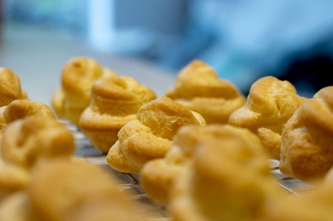 
 Ide Jualan Untuk UMKM Saat Ramadhan, Ini Resep Camilan Sus Kering Isi Coklat