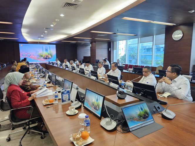 
 Bunda Indah dan Gubernur Jawa Timur Memperjuangkan Infrastruktur Strategis untuk Lumajang