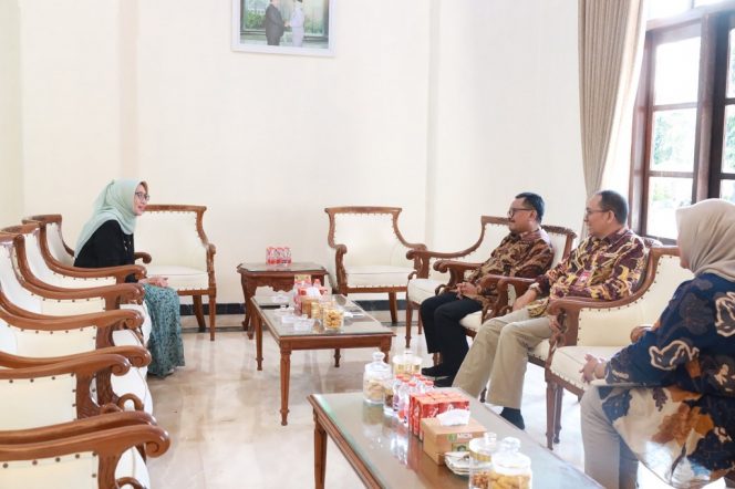 
 Pemkab Lumajang dan Bank Jatim Perkuat Ekosistem Keuangan Inklusif dari Akar Rumput