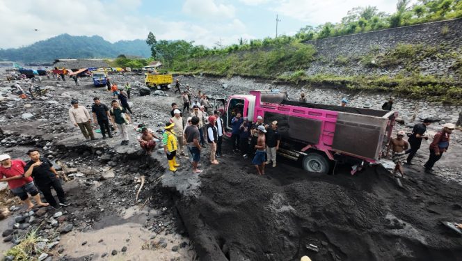 
 Pemkab Lumajang Perbaiki Tanggul Sungai Bondeli untuk Lindungi Warga dan Lahan