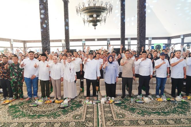 
 Bupati Lumajang dan Gus Ipul Sepakat Perkuat Sinergi Atasi Masalah Sosial