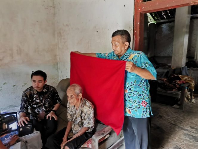 
 Tim RCP Dispendukcapil Lumajang, Jemput Bola Perekaman Identitas Warga Wunutsari