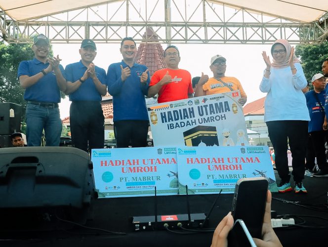 
 Hardiknas 2025 Lumajang: Guru Berprestasi Diganjar Umroh