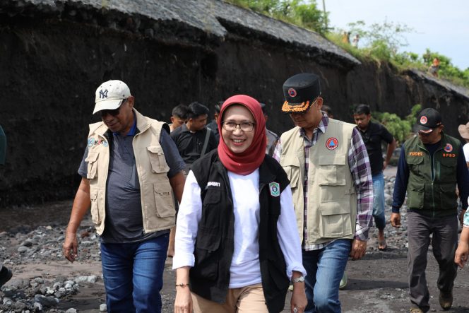 
 Bupati Lumajang Sambut Positif Putusan MK, Siap Wujudkan Pendidikan Dasar Gratis Setelah Arahan Pusat