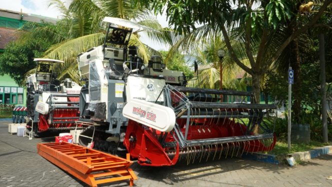 
 Bantuan Alsintan Hadir, Petani Lumajang Semakin Mandiri dan Produktif