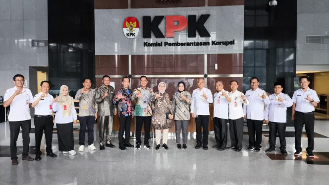 
 Reformasi Birokrasi Lumajang Makin Kuat, Audiensi Intensif dengan KPK di Jakarta