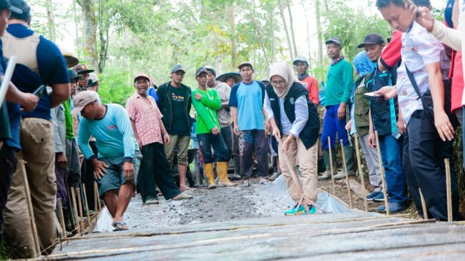 
 Swadaya Jadi Kekuatan, Infrastruktur Desa Lumajang Dibangun Bersama Rakyat
