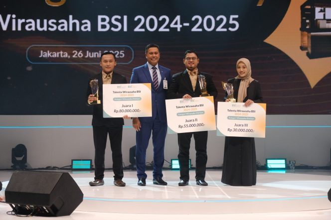 
 Pemuda Lumajang Sabet Juara Nasional BSI, Pupuk Inovatifnya Dilirik Petani Se-Indonesia