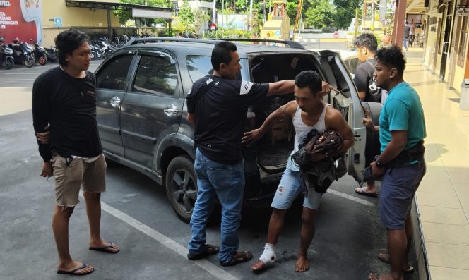 
 Polisi Tembak Pelaku Curanwan yang Coba Kabur, Dua Sapi Berhasil Diselamatkan