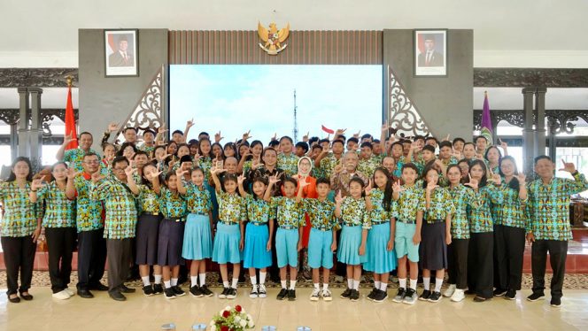
 Dorong Cinta Daerah, Bupati Lumajang Apresiasi Sekolah yang Gelar Rekreasi Lokal