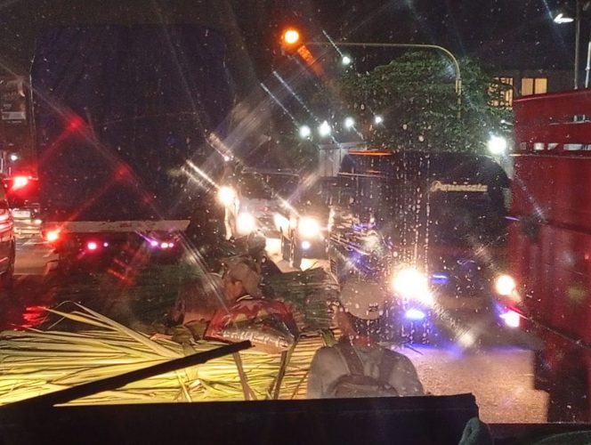 
 Perbaikan Jembatan Jagalan Picu Kemacetan 3 Kilometer di Lumajang-Probolinggo