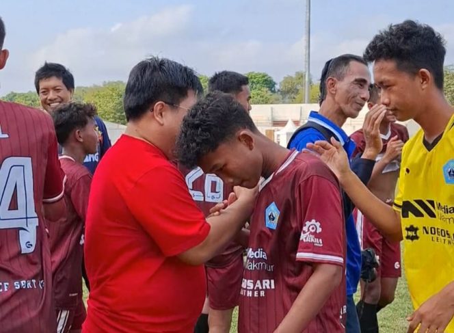 
 Ketua Kadin Lumajang Dukung PSIL di Piala Soeratin U17, Prestasi Bukan Sekadar Skor, Tapi Investasi Masa Depan