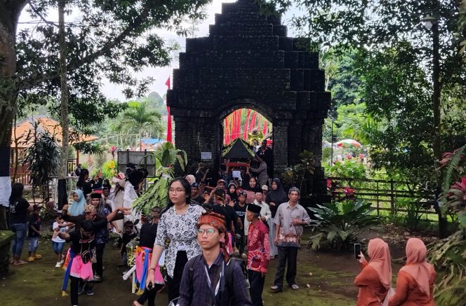 
 Dari Lokal ke Global, Tradisi Jolen Jadi Magnet Budaya di Lereng Semeru