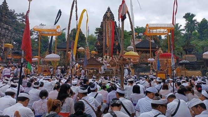 
 Pujo Wali Pura Mandhara Giri Semeru Agung Jadi Titik Temu Spiritual Jawa dan Bali