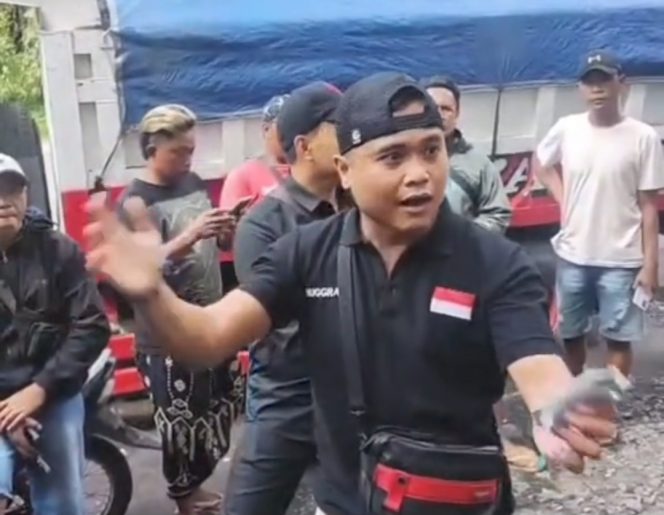 
 Pemberhentian Truk Pasir di Candipuro, Aksi Spontan hingga Mediasi di Tengah Ketidakjelasan Regulasi