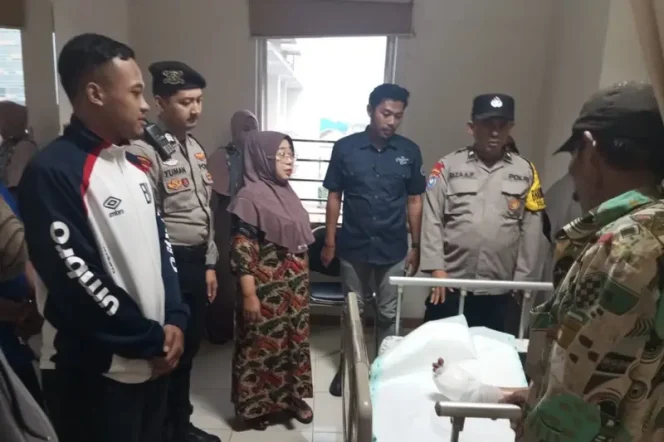 
 Tembok Lapuk di Lantai 3 Pasar Besar Malang Ambruk, Seorang PKL Alami Luka Serius