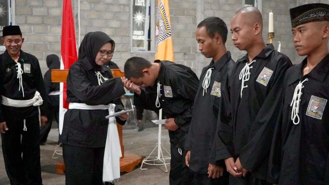 
 511 Pendekar PSHT Disahkan, Bupati Lumajang: Nilai Luhur Jadi Penyangga Harmoni Sosial