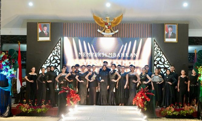 
 KS Models 3 Dekade: Modeling sebagai Medium Seni, Disiplin, dan Promosi Batik Khas Lumajang