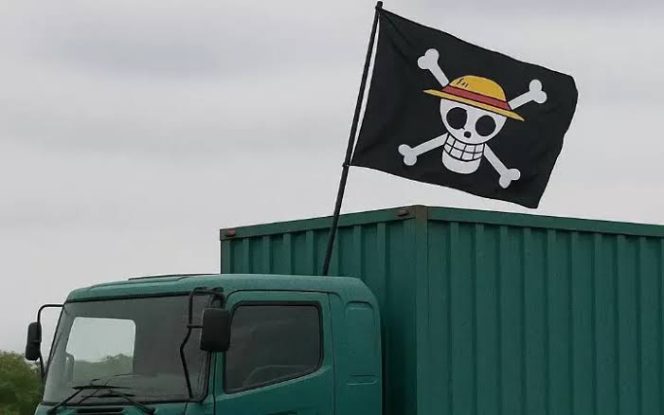 
 Filosofi Jolly Roger: Tengkorak, Topi Jerami, dan Jiwa Bajak Laut
