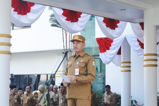 
 Viral di Media Sosial, Sekda Lumajang Serukan Jangan Ganti Bendera Merah Putih dengan Bendera Fiksi
