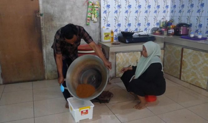 
 Lamisih, Perempuan Desa yang Bangkit Lewat Gula Aren