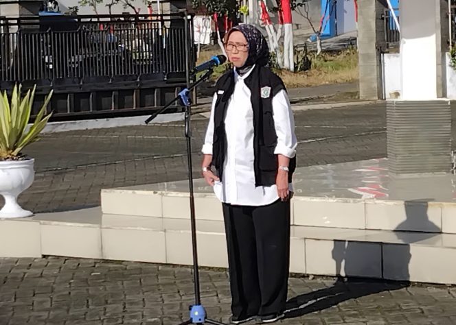 
 Indah Amperawati Perintahkan Camat Cek Langsung Penerima Bansos