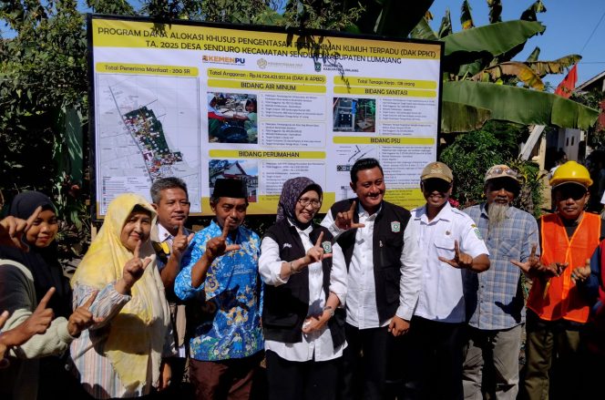 
 Di Lereng Semeru, Proyek Dibuka ke Publik: Pemerintahan Tak Lagi di Balik Pintu Tertutup