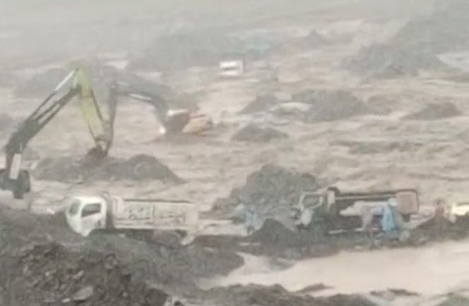 
 Truk Tambang Terjebak Lahar Dingin, BPBD Lumajang Tekankan Keselamatan Penambang