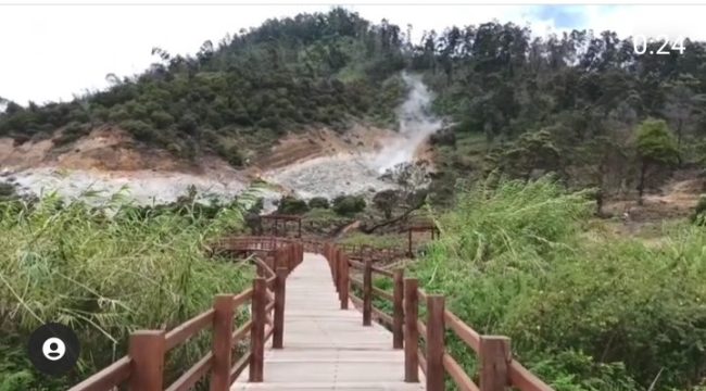 Kawah Sikidang Dieng yang mempesona