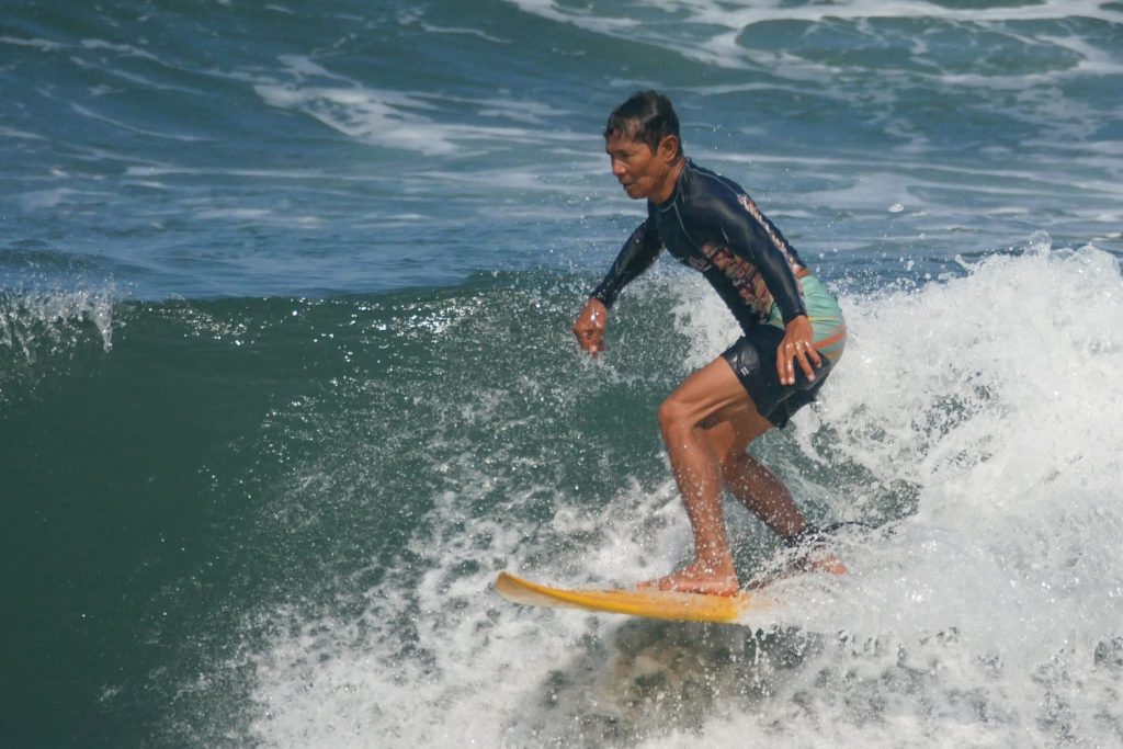 Dampar Beach Surfing