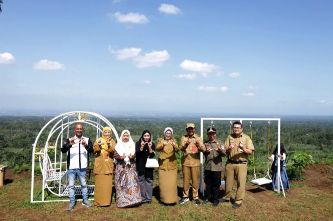 
 Menikmati Semeru dan City Light dari Bukit Jenggolo, Wisata Berbasis Desa yang Menghidupkan Harapan Baru Lumajang